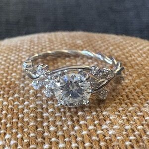 Solid Sterling Silver One Carat Moissanite Twist and Floral Ring Size 8 $499
